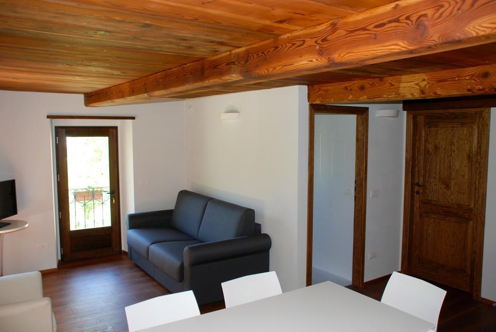 Il Borgo Antico Apartment Cadarese ภายนอก รูปภาพ