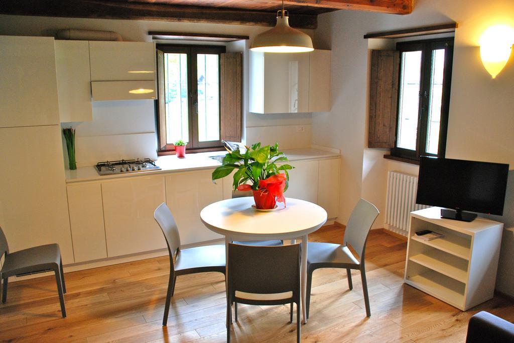 Il Borgo Antico Apartment Cadarese ภายนอก รูปภาพ
