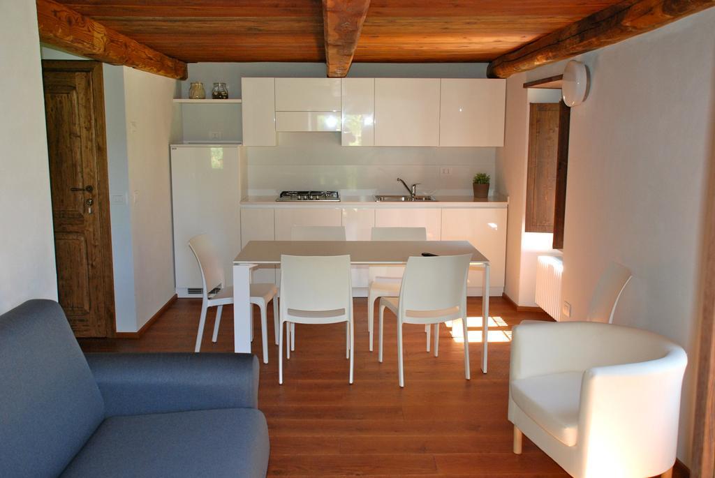 Il Borgo Antico Apartment Cadarese ภายนอก รูปภาพ